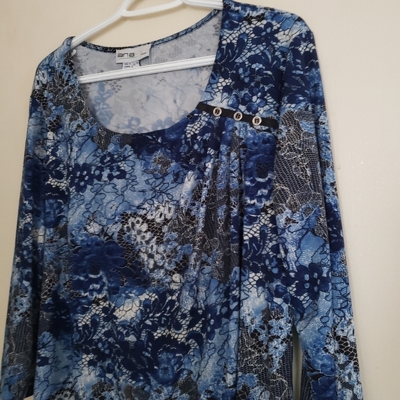 🌟 Host Pick 🌟 LANALEE women's blouse - Picture 2 of 6